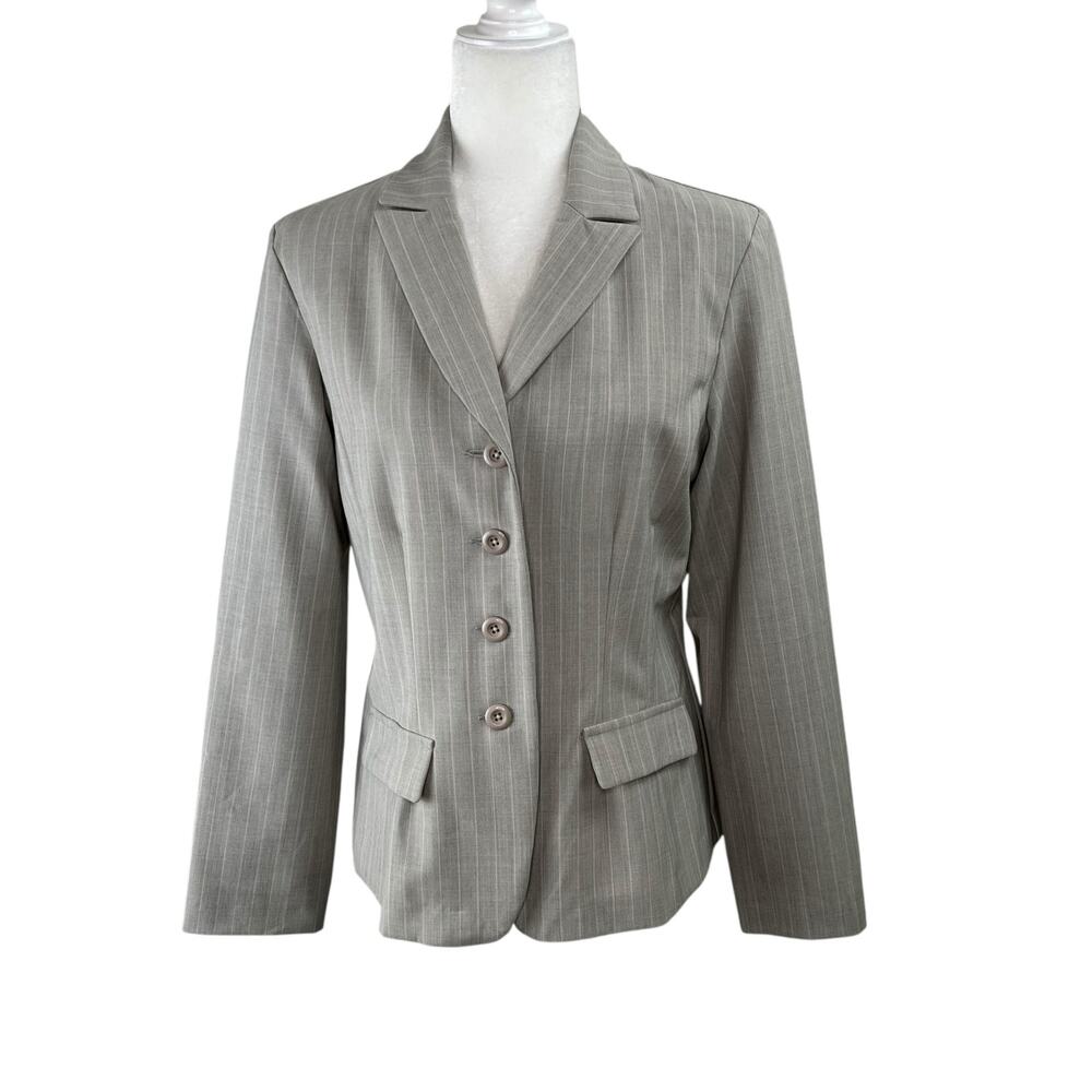 NWT T. Milano Four Button Single Breasted Peak Lapel Blazer Gray Pinstripe 10